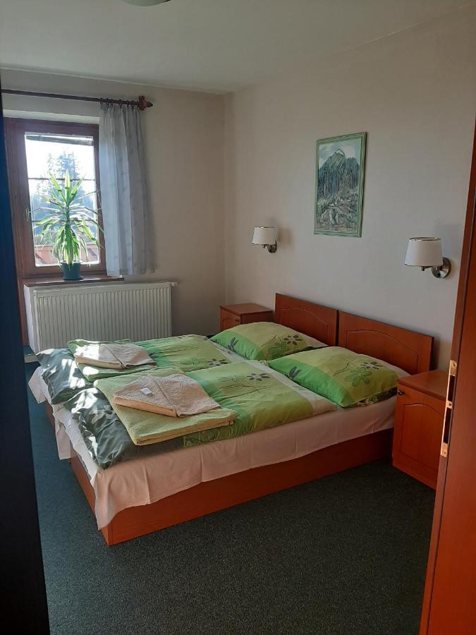Pokój Trzyosobowy z prywatną łazienką